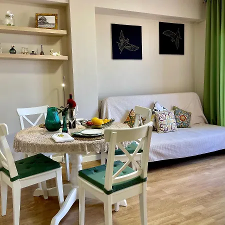 Colibri Comodo, Bonito, Centrico * Κάλπε